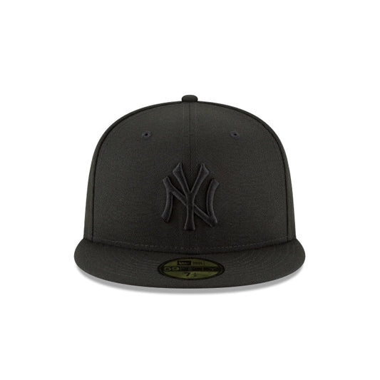 New York Yankees Blackout Basic 59FIFTY Fitted Hat