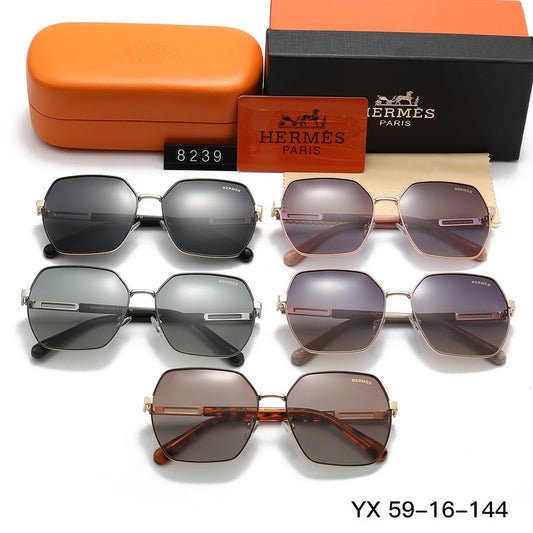 8239 Sunglasses with box