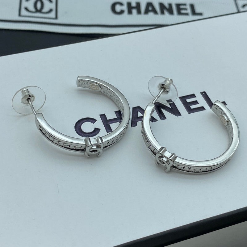 18K Chanel Circle Zircon Earrings