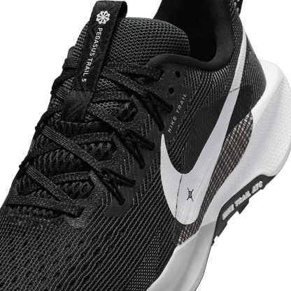 Women’s React Pegasus Trail 5 (001 - Black/White-Anthracite-Wolf Grey)